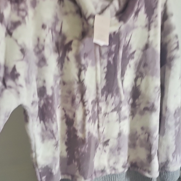 Como Vintage Purple and White Tie-Dye Cowl Neck Sweater - Picture 6 of 8